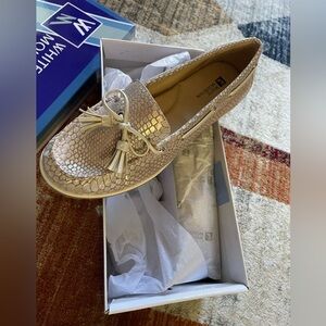 NWT White Mountain Vacation Pearl Loafers Size 7.5
